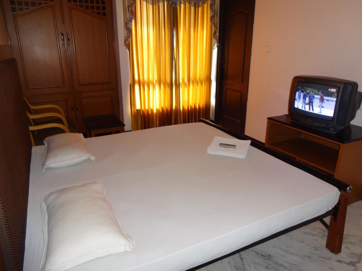 Hotel Grand Palace Κοϊμπατόρε Εξωτερικό φωτογραφία