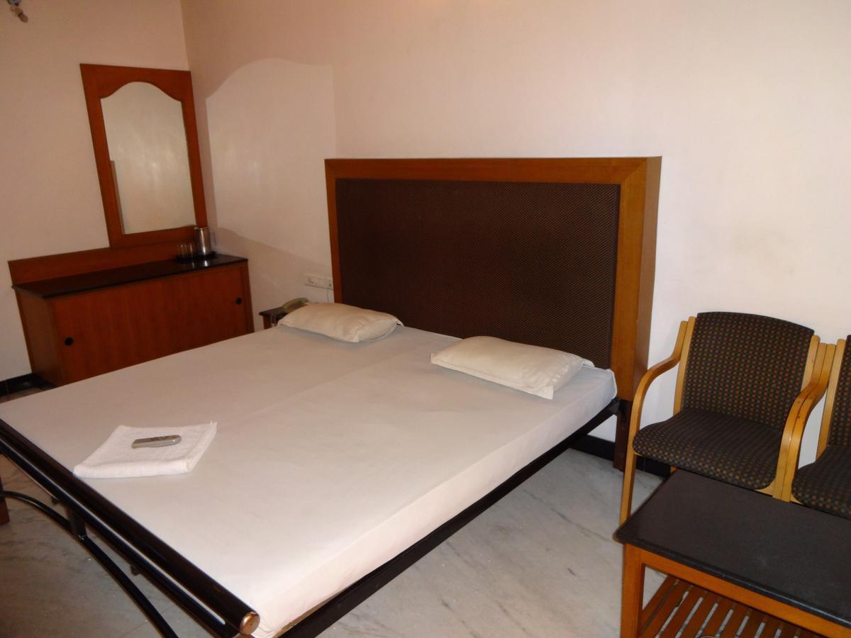 Hotel Grand Palace Κοϊμπατόρε Εξωτερικό φωτογραφία