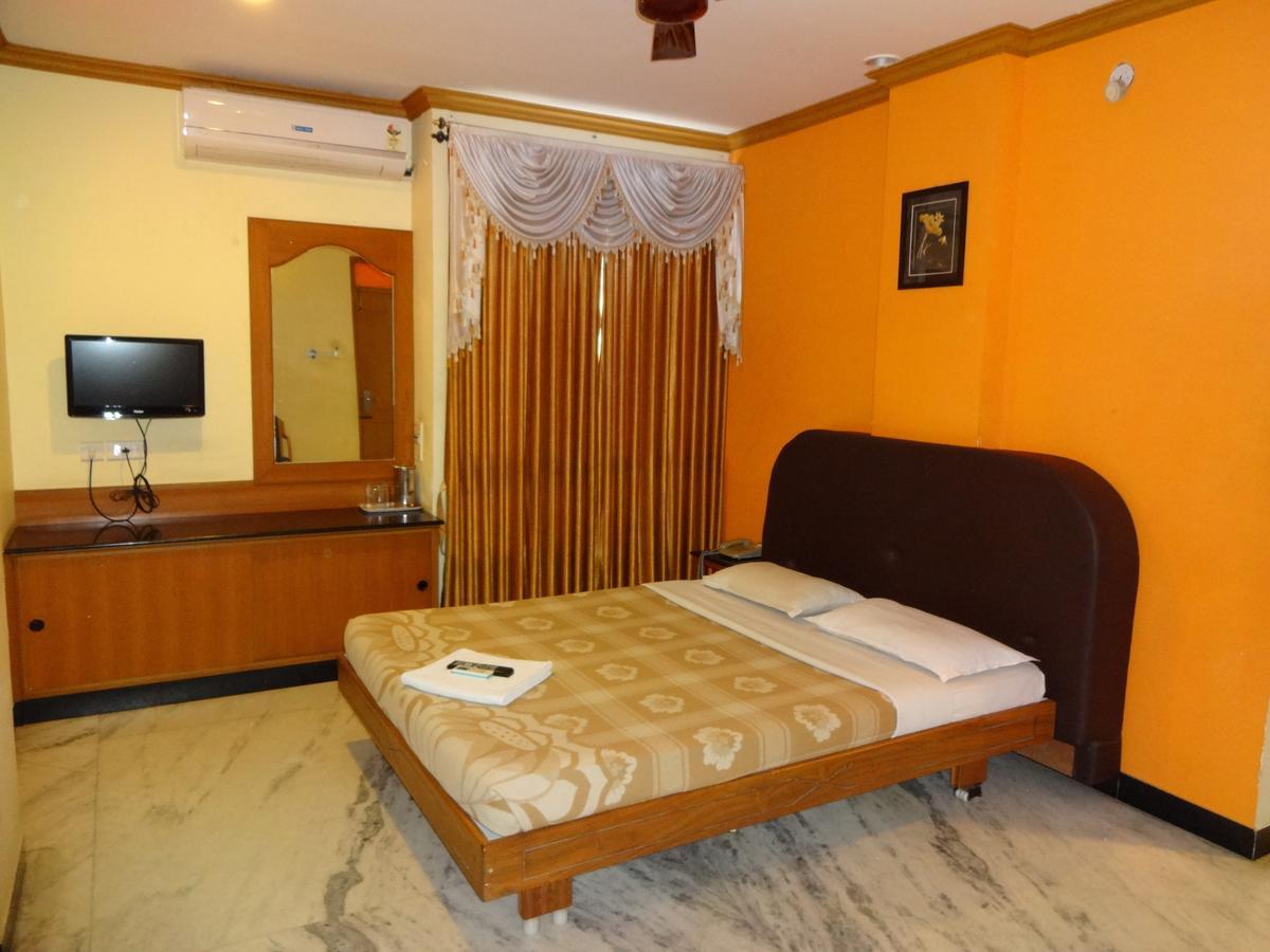 Hotel Grand Palace Κοϊμπατόρε Εξωτερικό φωτογραφία