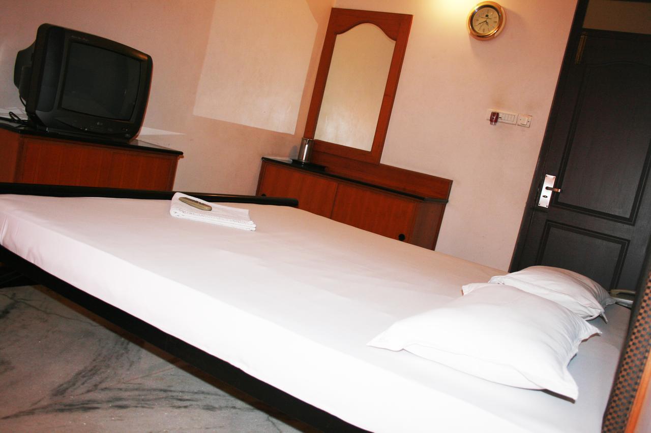 Hotel Grand Palace Κοϊμπατόρε Εξωτερικό φωτογραφία